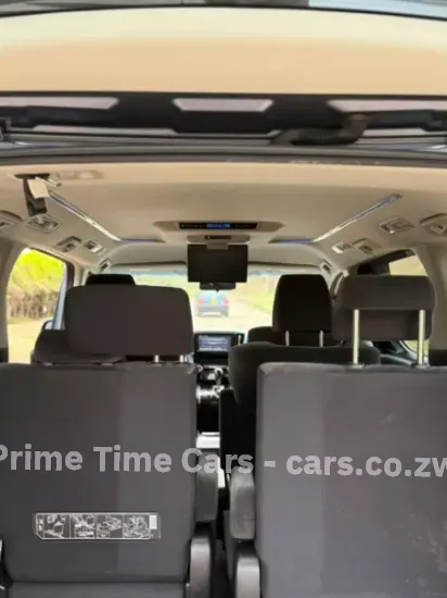 Picture of Toyota Alphard 2016