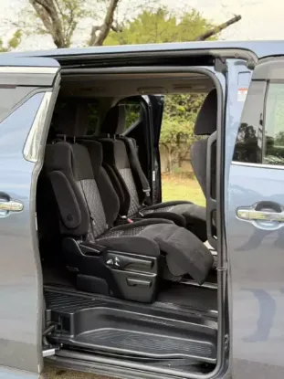 Picture of Toyota Alphard 2016