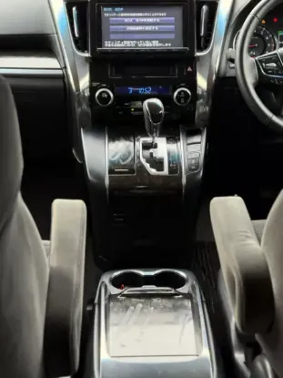 Picture of Toyota Alphard 2016