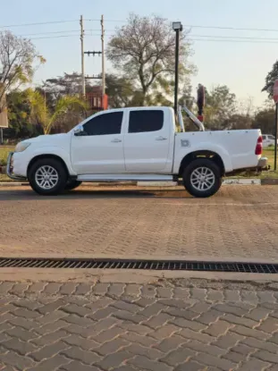 Picture of Toyota Hilux D4D Automatic 4x4 2014