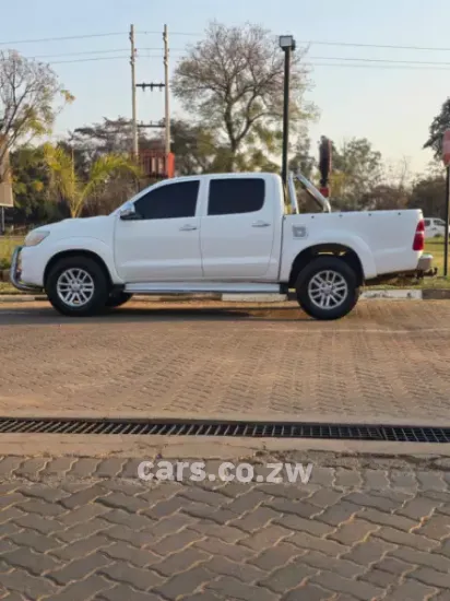 Picture of Toyota Hilux D4D Automatic 4x4 2014