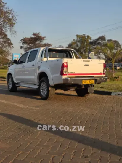 Picture of Toyota Hilux D4D Automatic 4x4 2014
