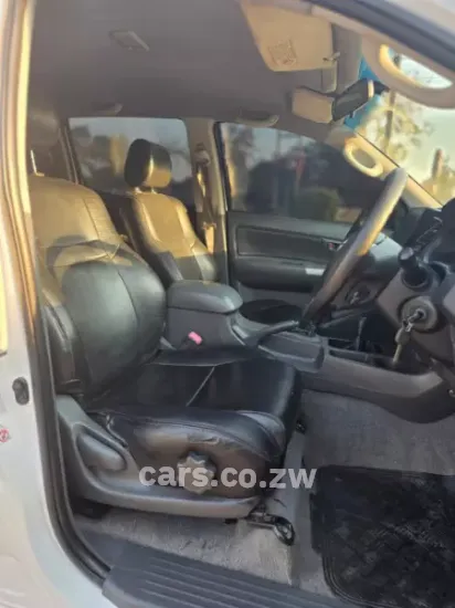 Picture of Toyota Hilux D4D Automatic 4x4 2014
