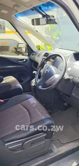 Picture of Nissan Serena 2013