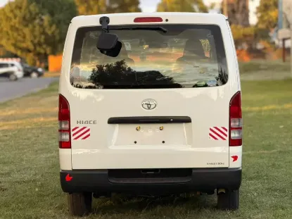 Picture of Toyota Quantum 2020