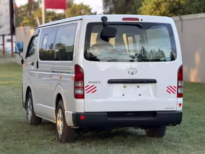 Picture of Toyota Quantum 2020