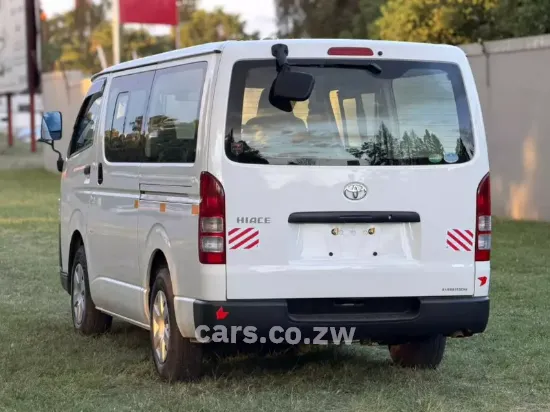 Picture of Toyota Quantum 2020