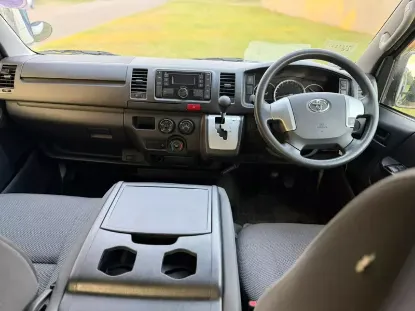 Picture of Toyota Quantum 2020