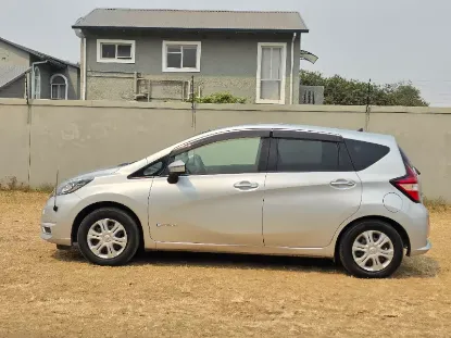 Picture of Nissan Note e power 2017