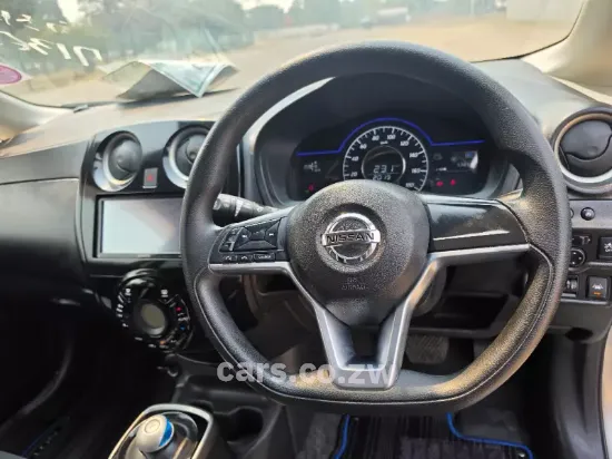 Picture of Nissan Note e power 2017