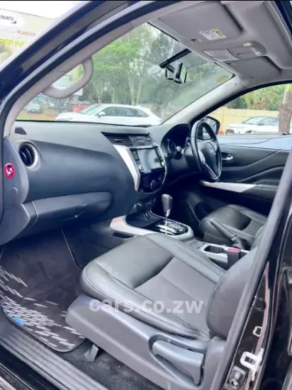 Picture of Nissan Navara 2020