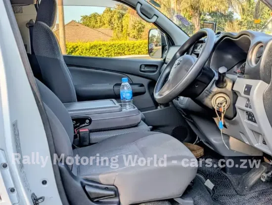 Picture of Nissan NV350 2019