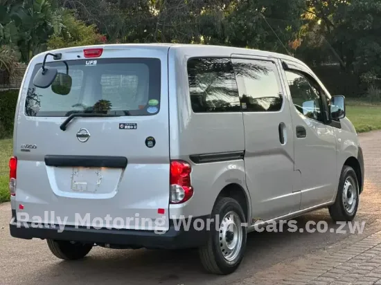 Picture of Nissan NV200 2016