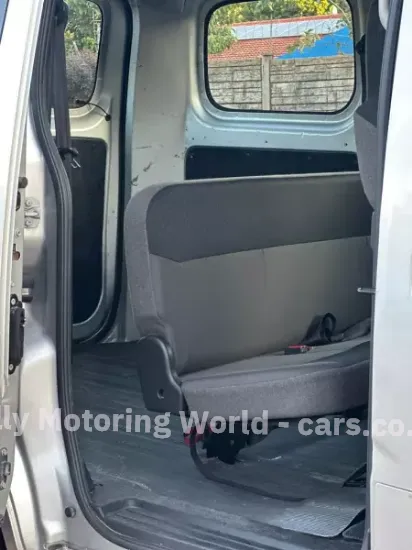 Picture of Nissan NV200 2016
