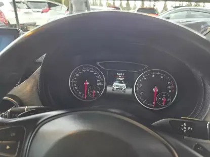 Picture of Mercedes Benz B-Class 2015