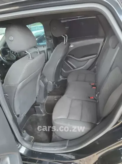 Picture of Mercedes Benz B-Class 2015