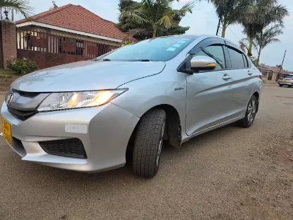 Picture of Honda Grace 2015
