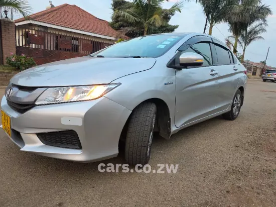 Picture of Honda Grace 2015
