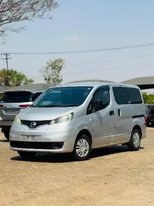 Picture of Nissan NV200 2017