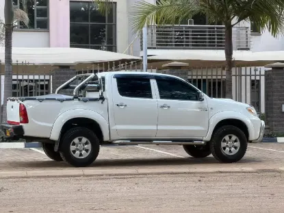 Picture of Affordable OFFROAD - Double Cabs For Hire - Toyota Hilux D4D !! From