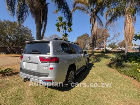 Picture of Toyota Land Cruiser 2022