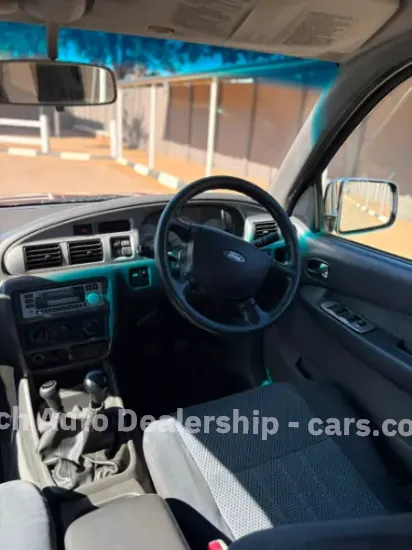 Picture of Mazda B2500 2005