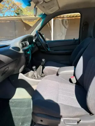 Picture of Mazda B2500 2005