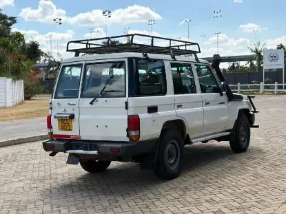 Picture of Toyota Land Cruiser 2017