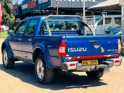 Picture of Isuzu KB300 2008