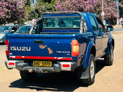Picture of Isuzu KB300 2008