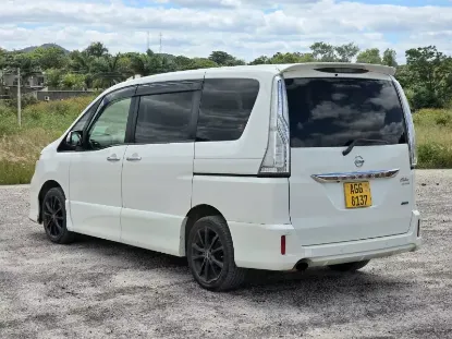 Picture of Affordable 7/8 Seaters Family Cars for Hire!! From