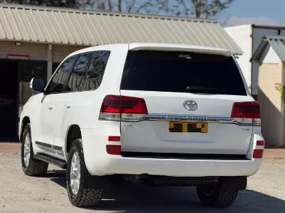 Picture of Toyota Land Cruiser 2017