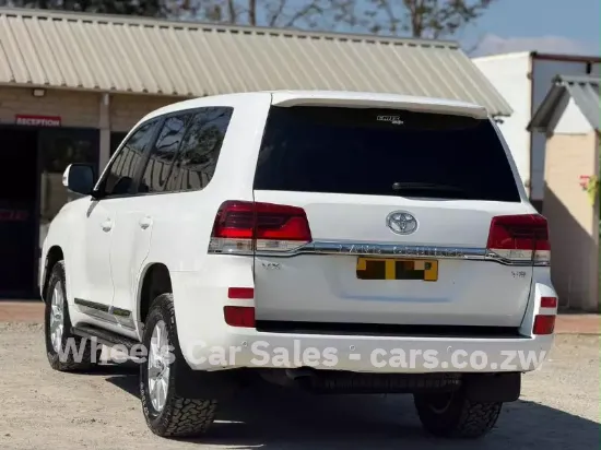 Picture of Toyota Land Cruiser 2017