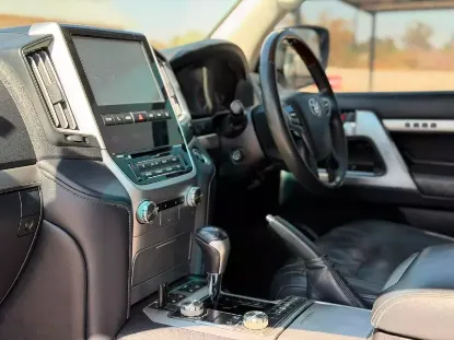 Picture of Toyota Land Cruiser 2017
