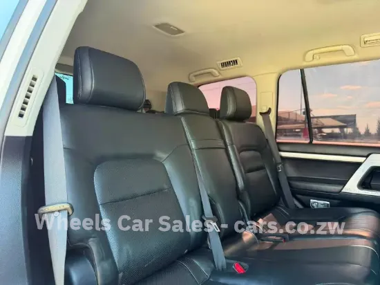 Picture of Toyota Land Cruiser 2017