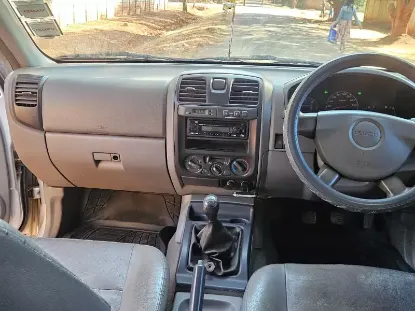 Picture of Isuzu KB300 2011