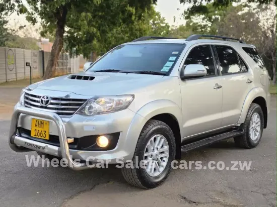 Picture of Toyota Fortuner 2015