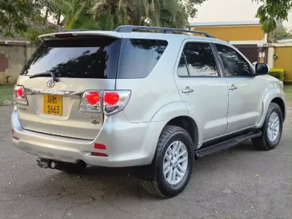 Picture of Toyota Fortuner 2015