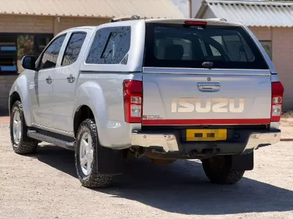 Picture of Isuzu KB300 2018