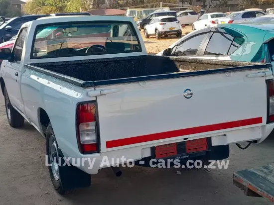 Picture of Nissan Hardbody 2017