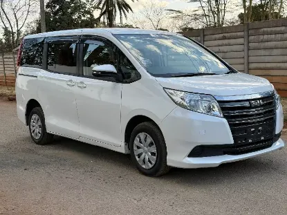 Picture of Toyota Noah 2017