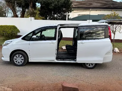 Picture of Toyota Noah 2017