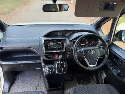 Picture of Toyota Noah 2017