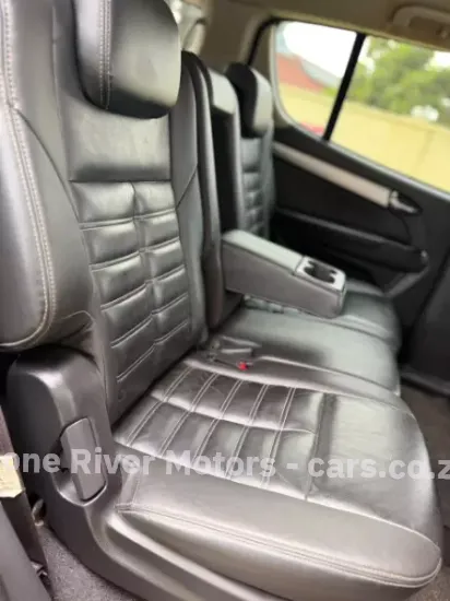 Picture of Isuzu Mu-X 2019