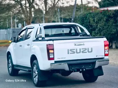 Picture of Isuzu KB300 2017