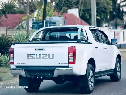 Picture of Isuzu KB300 2017