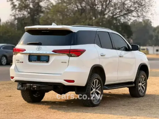 Picture of Toyota Fortuner 2017
