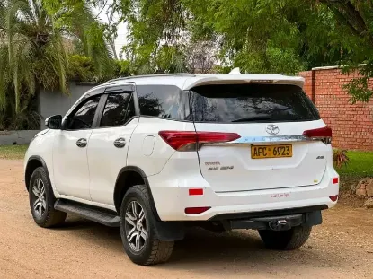 Picture of Toyota Fortuner 2017
