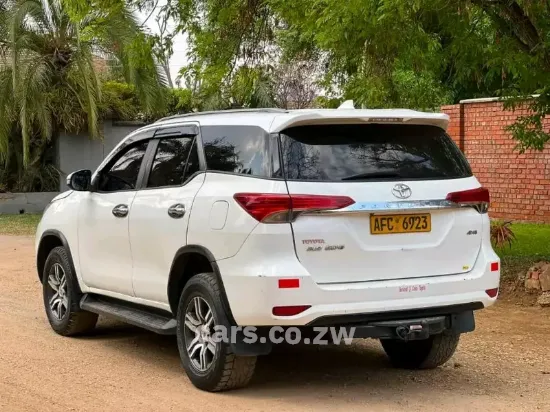 Picture of Toyota Fortuner 2017
