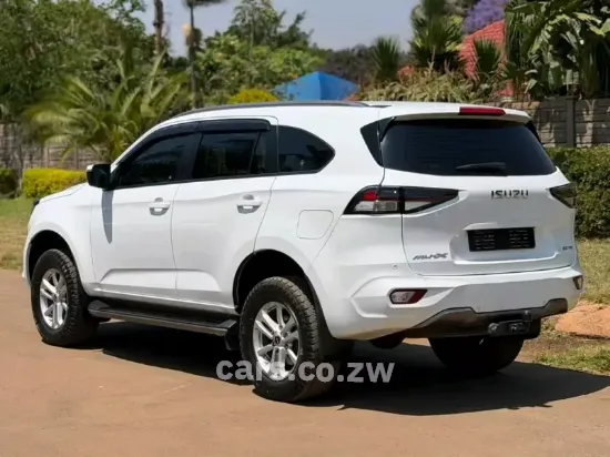 Picture of Isuzu Mu-X 2023